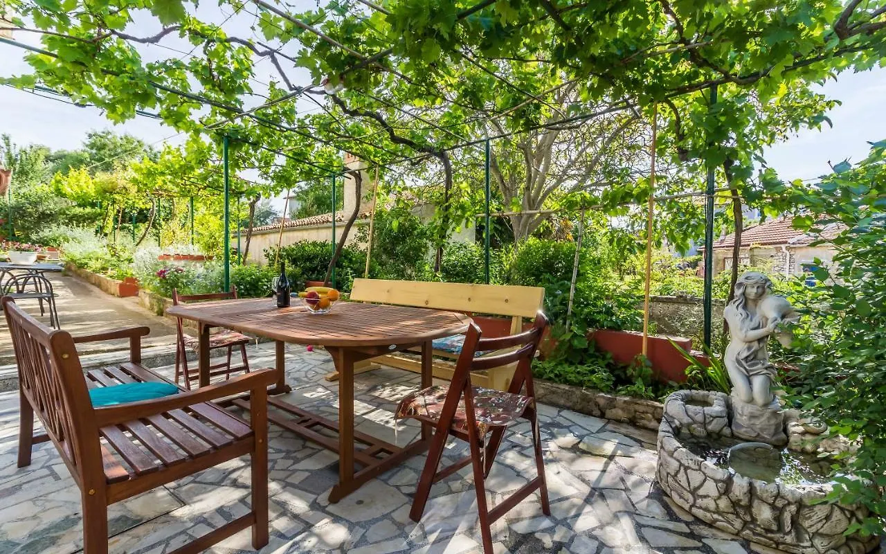 Three-Bedroom Apartment Meden Pomer