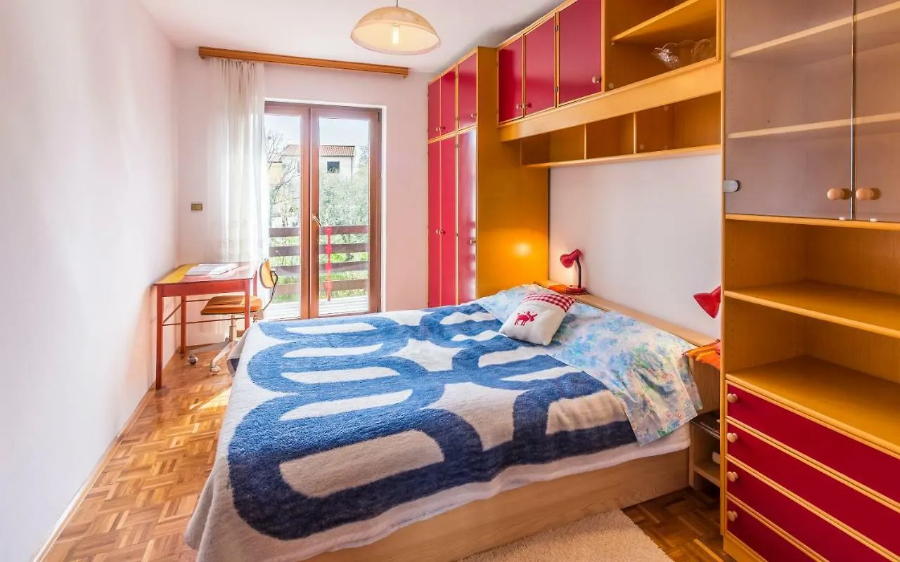 Three-Bedroom Apartment Meden Pomer